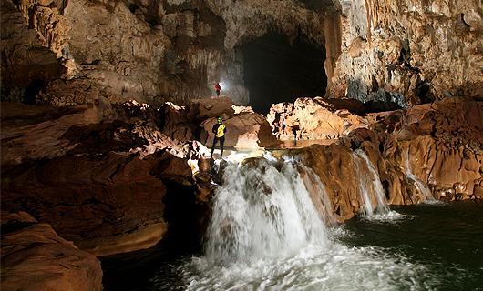 QUANG BINH CAVES NATURAL TREASURE 3 DAYS Code: TTLG03 Routes: Phong Nha Tu Lan Phong Nha Duration: 3 Days/ 2 Nights Features: The central province of Quang Binh is known for the world s largest caves