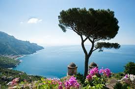 10 days Day 6 Starting time: 9.30 am. In the morning, visit of Ravello (about 10 kms from Amalfi) and Villa Cimbrone. Shopping and free time around Ravello. Lunch on the sea in Atrani at around 12.