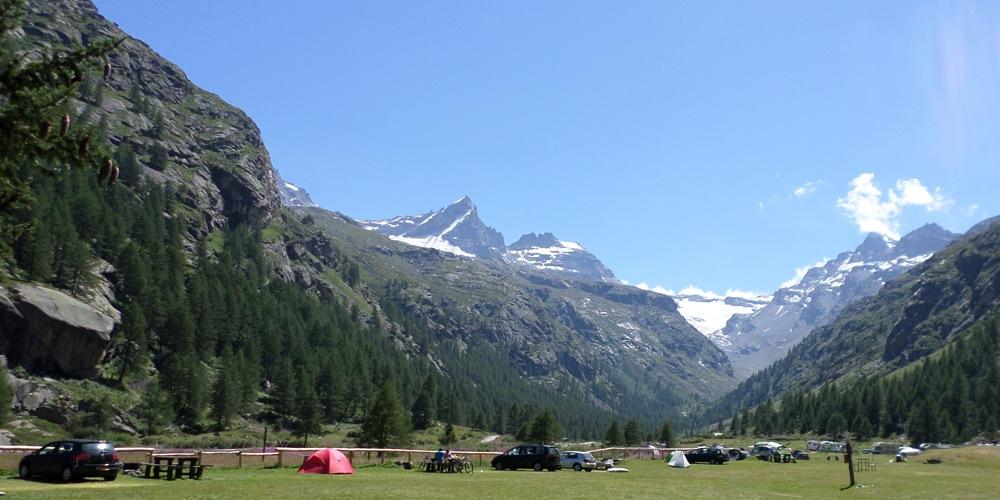 Alti Adventures Italiani Well folks, since some time has passed since my piece on Mont Blanc I thought it was about time I bored you with my exploits on Gran Paradiso as well For those of you who don