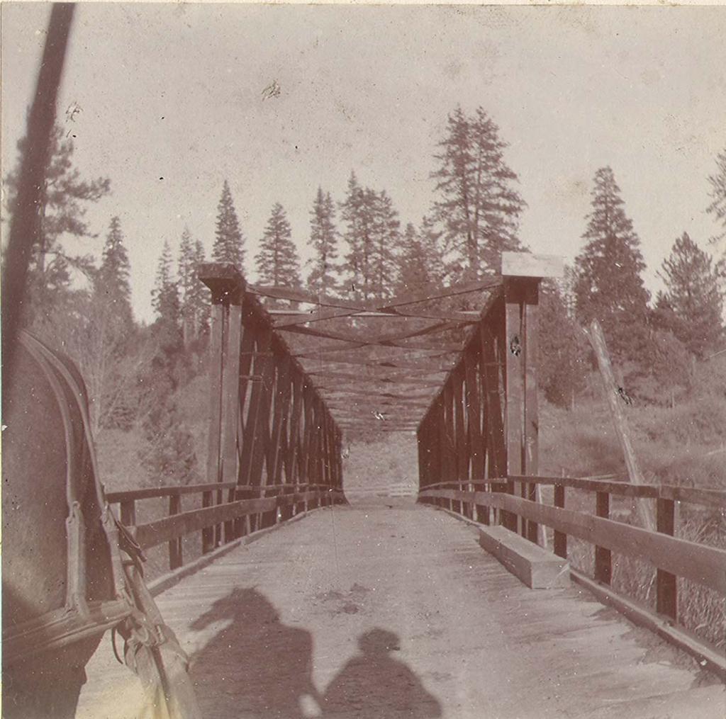 The Mohawk Howe Truss Bridge at the Denten Place in the 1890s. In 1902, it was replaced with the current steel structure. Neither bridge at this site was ever washed out in floods.