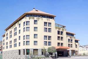 This superior tourist class hotel is situated nearby Cuzco's archaeological center.