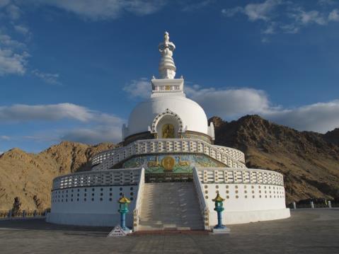 After lunch, proceed on a gentle orientation tour of Leh, located approximately 19 kilometres (1 hr) from your camp. Visit popular landmarks which include the magnificent Leh Palace.