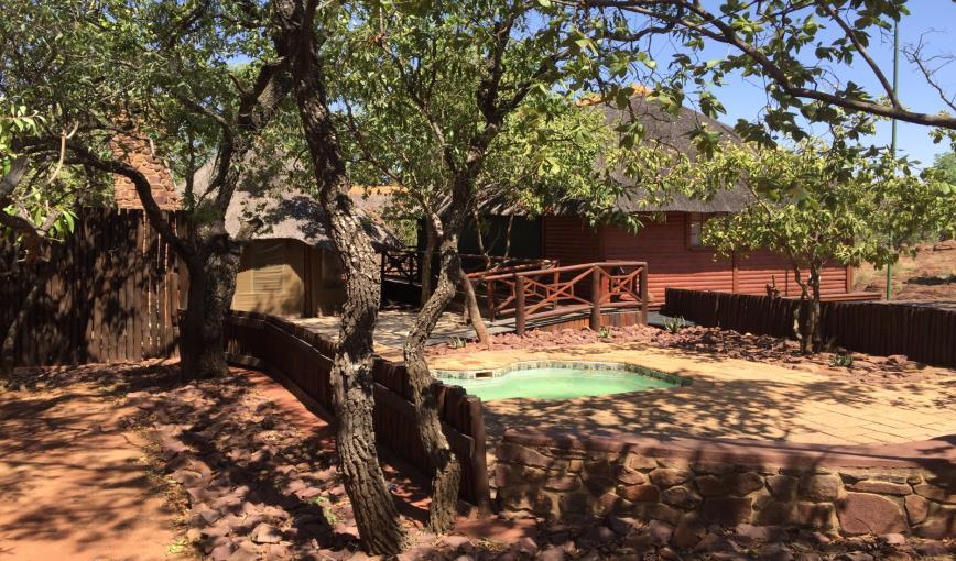 R1100-00p/n p/unit Mid-week (Mon-Thurs): R980.00p/n p/unit Chalet: 8-sleeper unit (Thatched stone cabin) This unit are built of stone with a thatched roof.