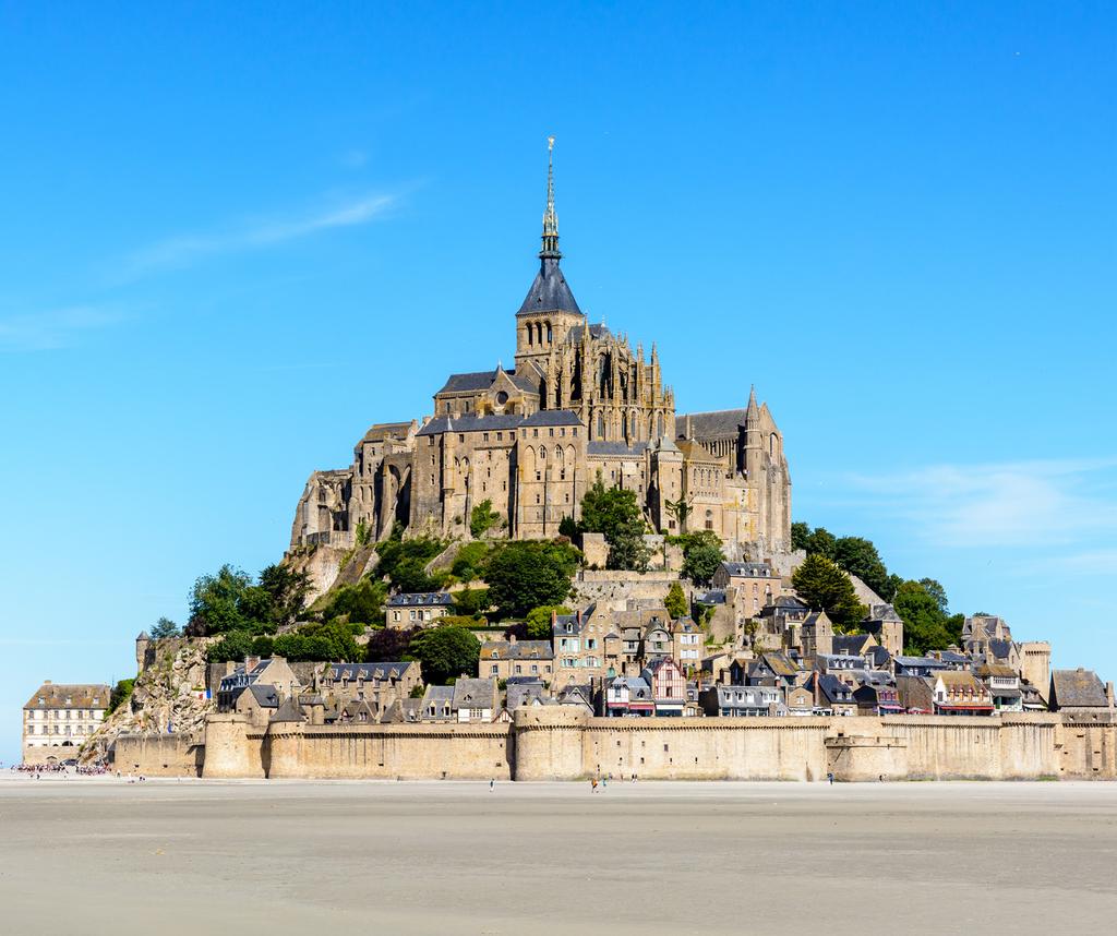 wednesday, october 9, 2019 BAYEUX MONT-SAINT-MICHEL SAINT-MALO After breakfast we will visit the famous Abbey of Mont-Saint-Michel, spectacularly perched on a rocky isle in the Gulf of Saint-Malo.