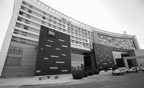 Ibis Rate 4 star Name Ibis Room Price (Bed & Breakfast Including VAT) Luxury 130 180 Distance to Exhibition (by taxi) 25 min.