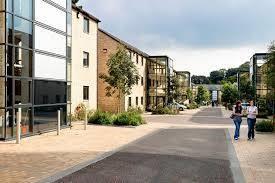 If you have any queries about accommodation, please contact psequb@intoglobal.com Queen s University Elms Village Halls of Residence Situated within a few minutes walking distance of the INTO Centre.