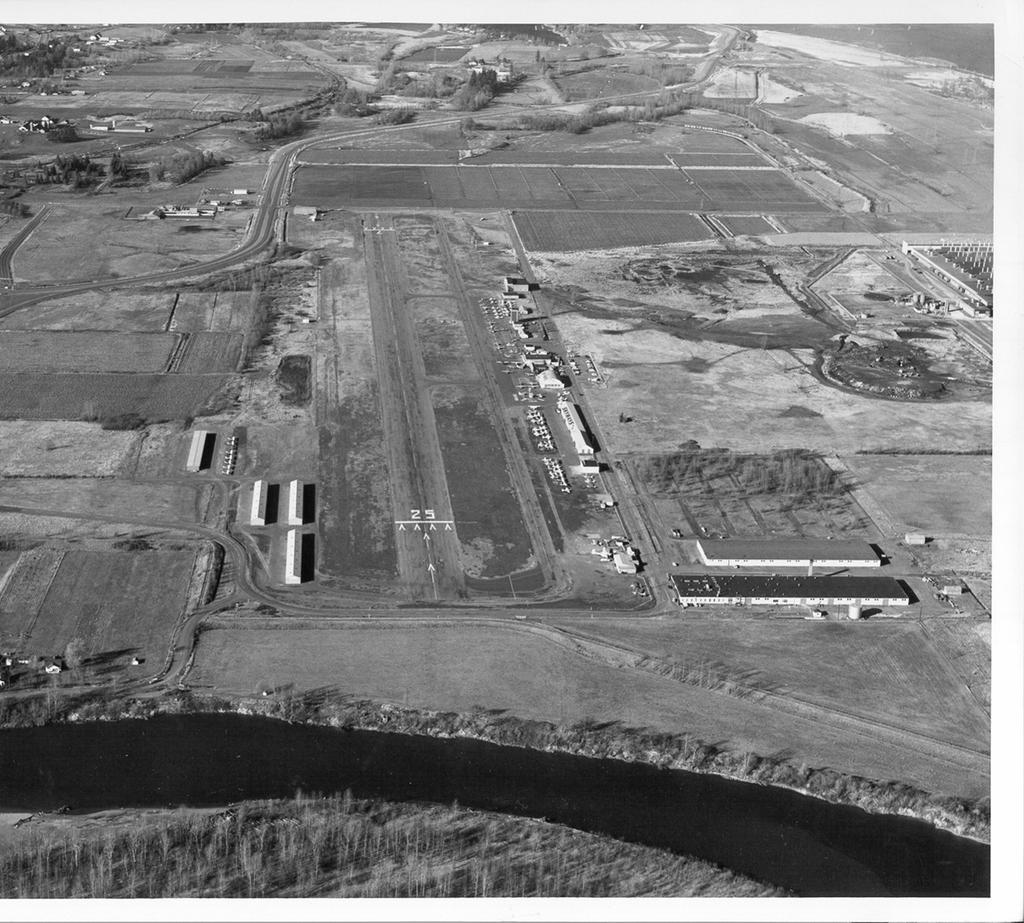 1942 Port of Portland purchases 263 acres, including the airfield,