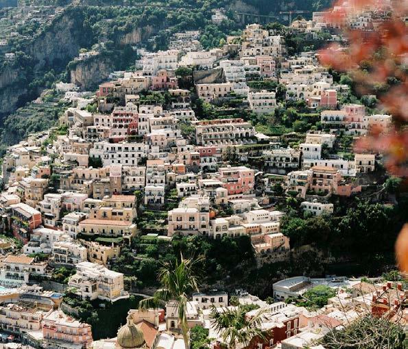 Things not to be missed Positano offers beautiful terraces overlooking the sea for your perfect Civil Wedding. Walk from the Main beach to il Fornillo.