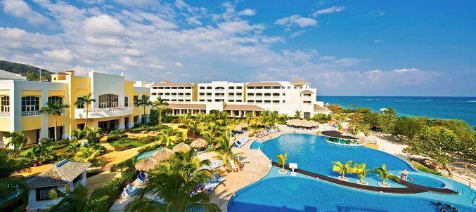 Resort Overview Authentic Caribbean style and remarkable panoramic views of Montego Bay s stunning shoreline await guests of IBEROSTAR Rose Hall.