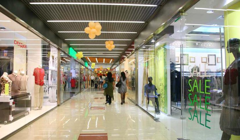 SPECIFICATIONS- RETAIL Large Store Fronts & Gazing area for all retail units.