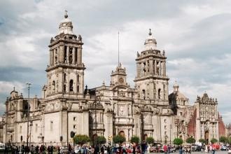 Wikipedia Mexico City (/ˈmɛksɨkoʊ ˈsɪti/; Spanish: Ciudad de México [sjuˈðað ðe ˈmexiko], officially known as México, D. F.