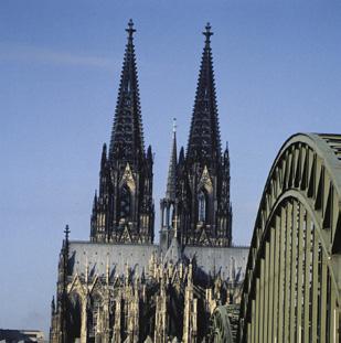 ff Coral reefs and elephants: Cologne Zoo with Flora Park and Aquarium (1 km) ff Aiming high: the Cathedral (3 km) ff Romans, sports and chocolate: Roman-Germanic Museum, Museum Ludwig for