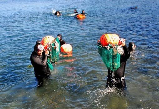 5. Women Diver Show at Seongsan Ilchulbong : You will see Jeju local women divers show as Jeju s
