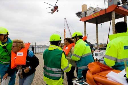 DFDS and the Port of Amsterdam have cooperated on an exercise involving the evacuation of a large number of passengers from a ship at sea.