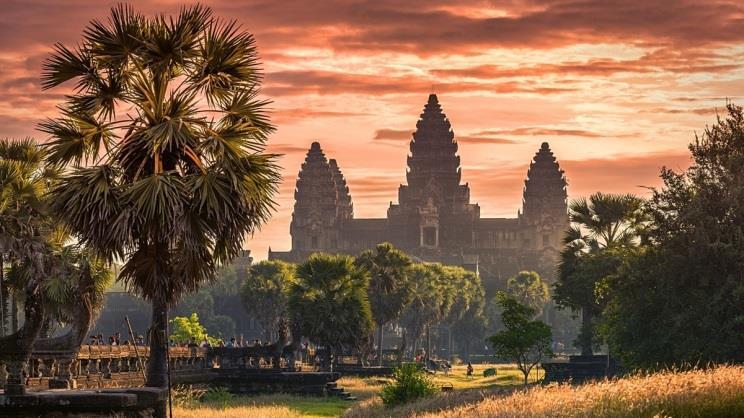 Visitors will have the joy to discover in addition to the fabulous world renowned Angkor Wat Temple Complex, the many other historical sites while in Siem Reap.