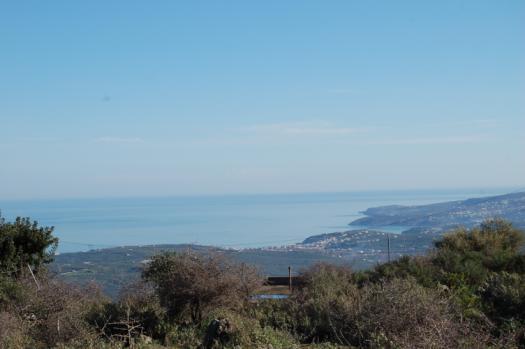 Breathtaking views from plot SM1 to the snowcapped White Mountains Panoramic sea-views from