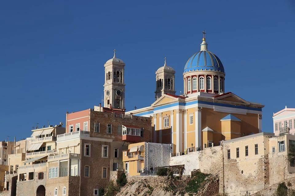 Figure 2 Vaporia Syros Option 2 Greek Easter Mykonos and Syros Wednesday 24 th April Wednesday 1 st May Suitable for flights from London Gatwick flight prices are not included.