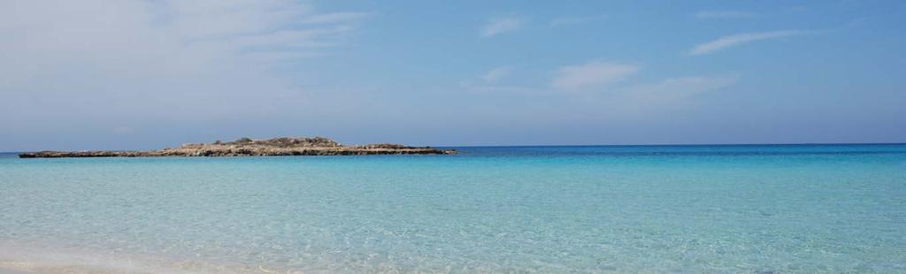 FAMAGUSTA S MAGICAL SANDY BEACHES 布达拉斯奇妙的沙滩 Nissi Bay Ayia Napa was awarded 1st place by trip advisor users for best beaches in Europe 2011 圣纳帕的尼斯海湾于 2011 年获得由 旅游顾问 评选的欧洲最佳沙滩第一名 Protaras Situated on