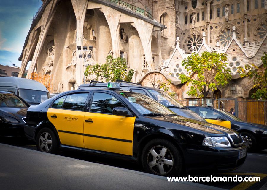 USEFUL INFORMATION how to get to Barcelona Taxi Subway Upon arrival in Barcelona airport (T1 or T2), you can either take a taxi to your hotel