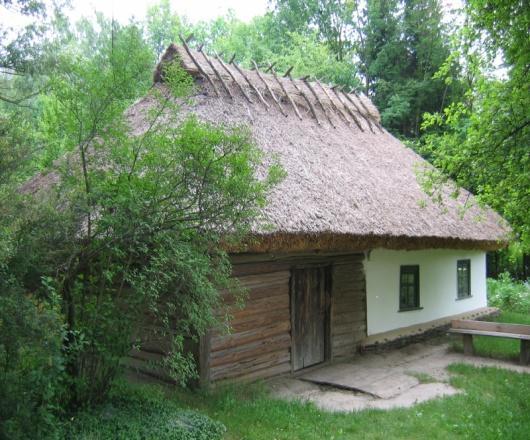 burial place of the Cossack Hetman Bohdan Khmelnytsky, the 17 th -century Illinska Church). Journey to Cherkasy.