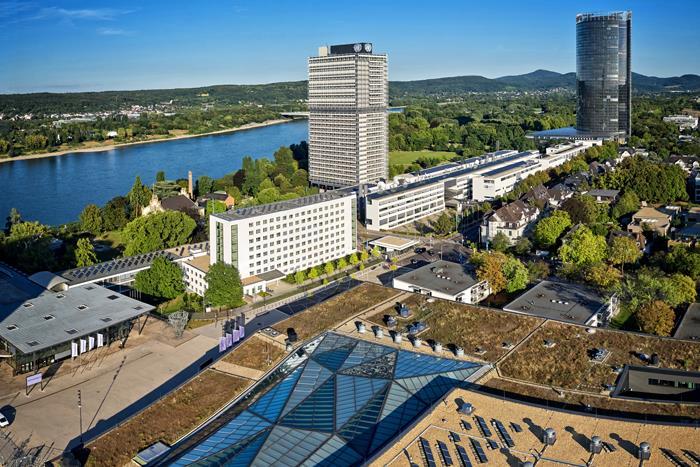 1. Welcome to Bonn! Bonn - a dynamic city filled with tradition. The Rhine and the Rhineland - the sounds, the music of Europe.