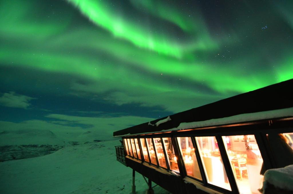 This evening rather than having dinner at the Lodge experience the gourmet dinner at the iconic Aurora Sky Station, allowing you an extra 3 hours in the Sky Station.