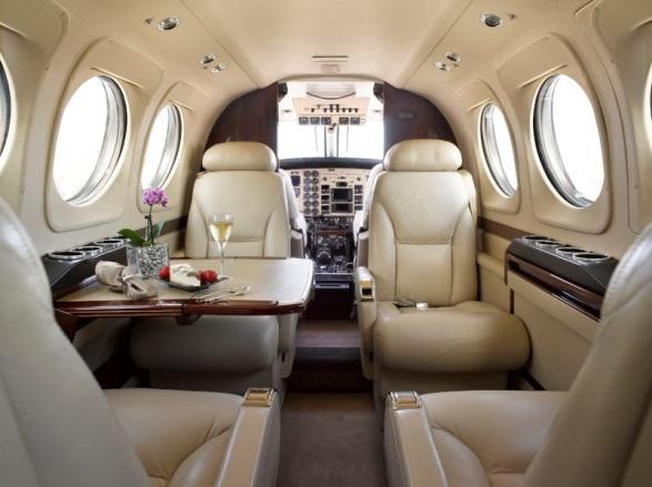 2006 Beechcraft King Air C90GT Specifications (Cont d) INTERIOR: (Excellent Condition) Four Executive Seats