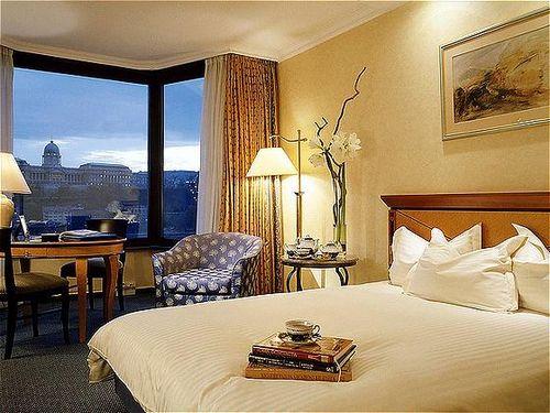 ACCOMMODATION GUEST ROOMS OFFER Superb views Sofitel MyBed
