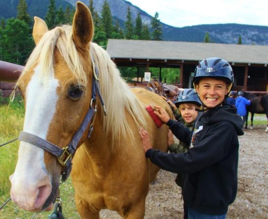 13-DAY KANANASKIN 13Y HORSE PROGRAM Hector Lodge Horse Experience: Campers and counsellors visit our Gray Jay site, departing by bus, and staying there for three days.