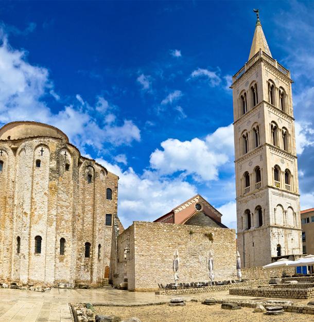 With its historic flair the 3000-year-old city combines modernity and history perfectly.