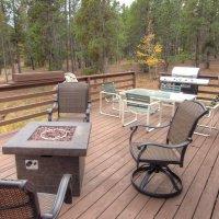 Rustic Cabin sleeps 13-15 on flat forested 3-acre lot 15 mins to Ned o.