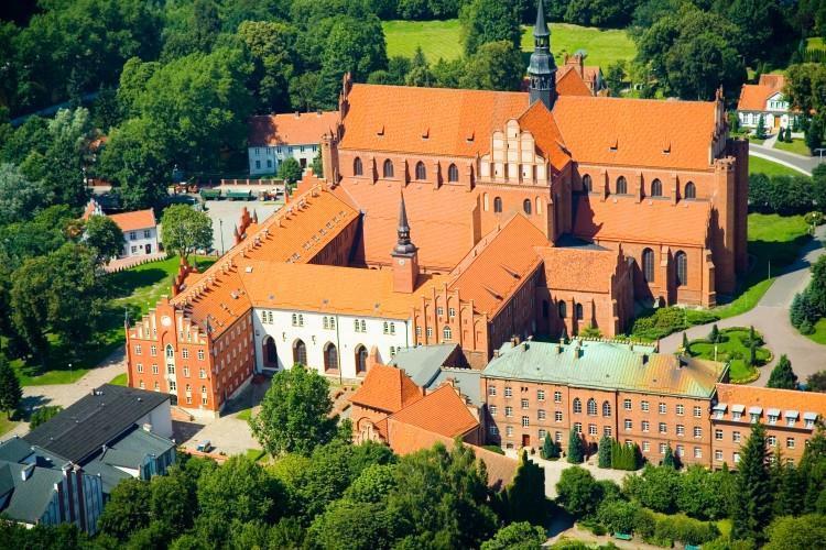 Day 5 - Pelplin Cathedral and Archives & tour of old Chełmno Today you will see one of the Diocese Archives in Pelplin.
