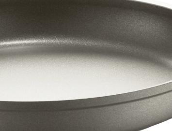 2 litres Sauté casserole with glass lid and thermo grips 071245 Ø 24 cm H 5.2 cm 2.4 litres 071285 Ø 28 cm H 7.5 cm 3.