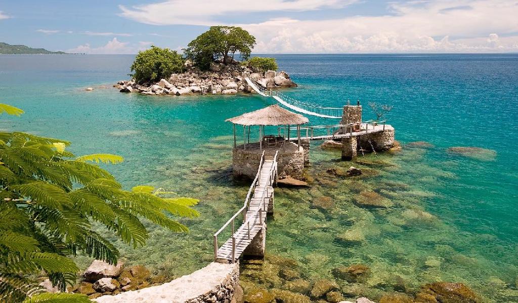 MALAWI Lake Malawi DESCRIPTION Lake Malawi (also known with the colonial-era name of Lake Niassa) is a tropical lake with cristallo clear turquoise waters, that hosts a huge number of tropical fishes.