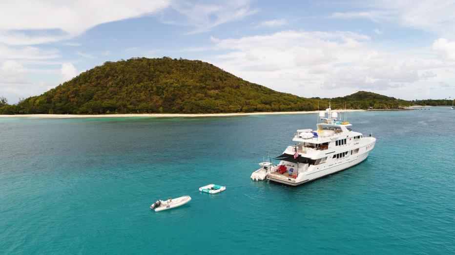 Learn about the island history as the tour leaves the East coast road discovering spots which offer spectacular views to the Islands of Mayreau, the Tobago Keys,