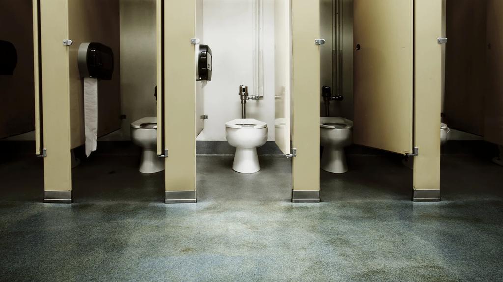 Rosco/Fotolia 7 Tips For Pumping In A Bathroom Stall, Even
