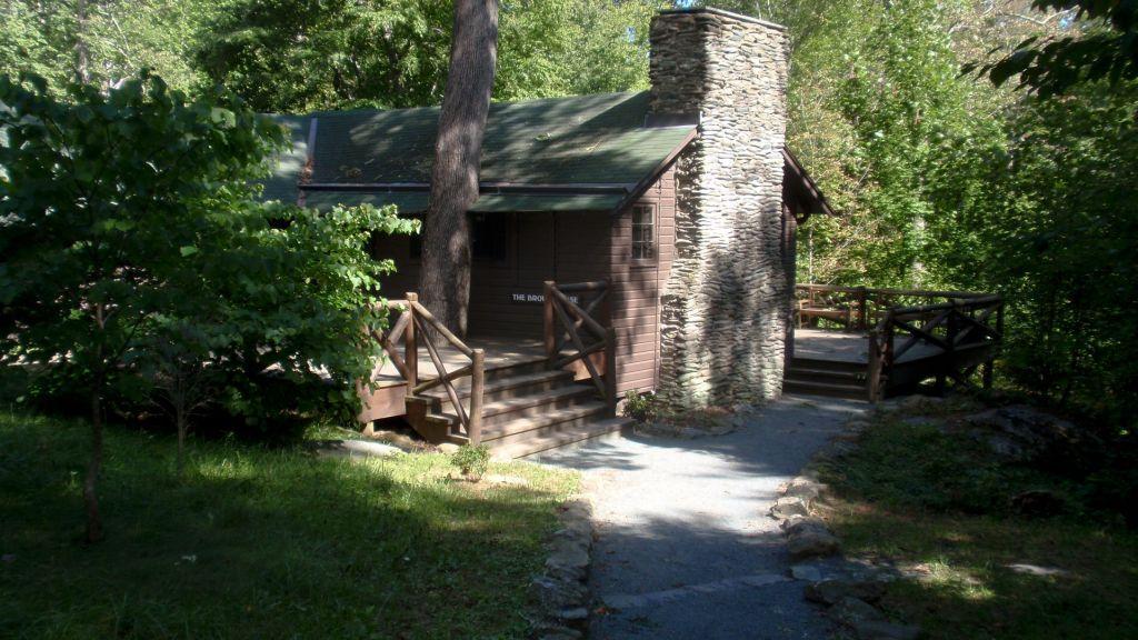 Staunton River Trail to Hoover Camp and Fork Mtn. Relay Tower (Based on September 18, 2013 hike by Ron Singleton, Fredericksburg, Va.) The President's Cabin (The "Brown" House) at Camp Hoover.