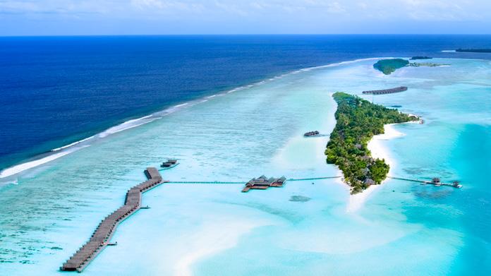 LUX* MALDIVES ENJOYS A PRIVATE, TROPICAL LOCATION THAT IS REMARKABLE BOTH FOR ITS BEAUTY AND FOR ITS PROXIMITY TO RARE AND SPECTACULAR MARINE LIFE The island of Dhidhoofinolhu is one of the biggest