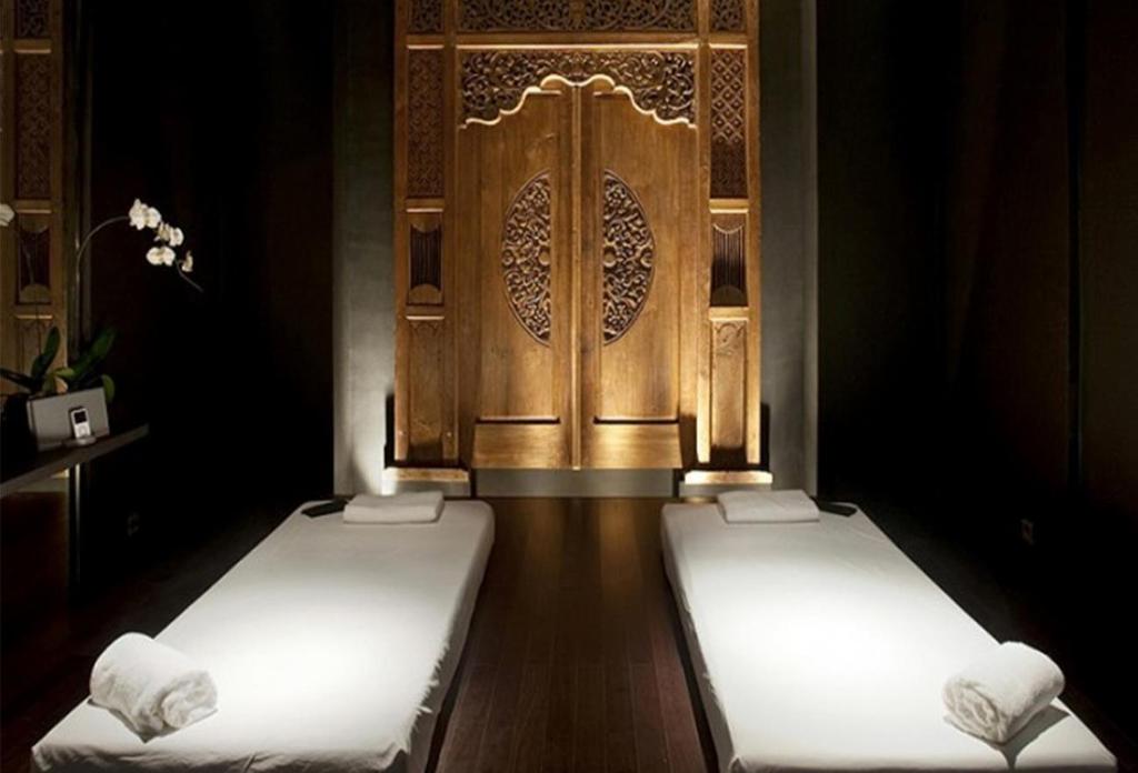 THE APURVA SPA Serene & Wellness The spa experience at The Apurva Spa provides a tranquil sanctuary.