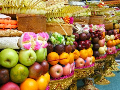 The small square of coconut leaf is filled with a variety of vibrant flowers, and is easily spotted throughout the island as a form of the Balinese s thankfulness to the