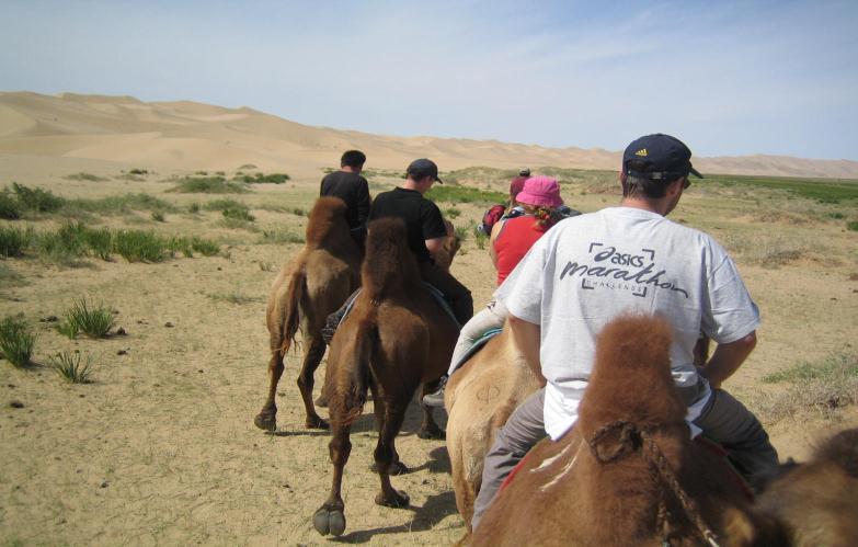 There are 5 Gobi s in Mongolia, 5 different deserts, in the south of the country, theybeginat the west end of the