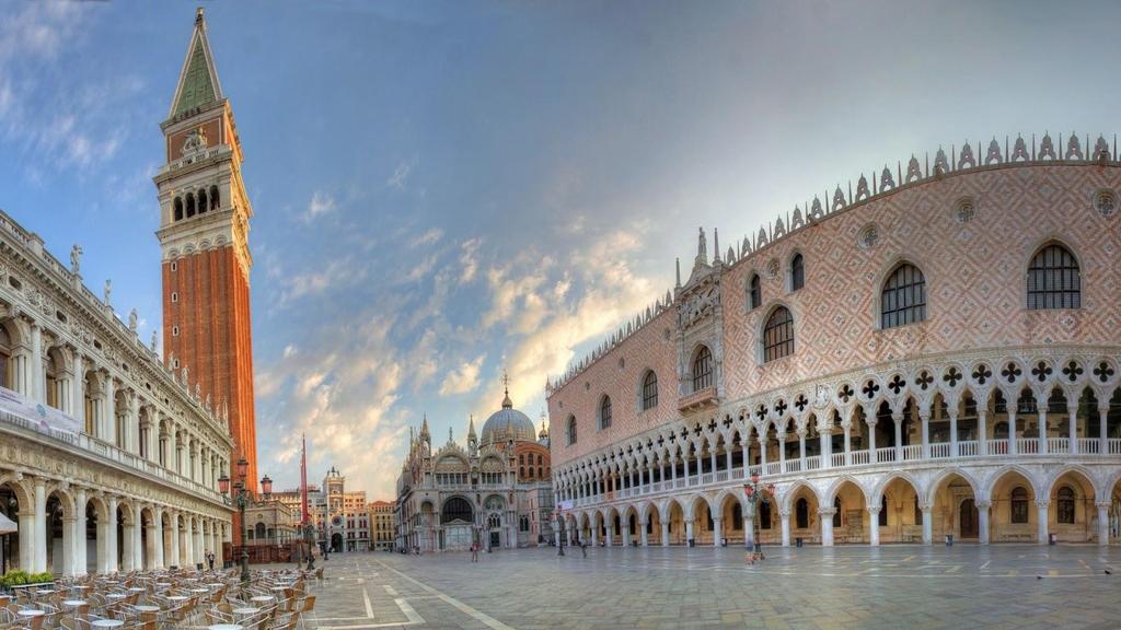 4 THE TREASURES OF ST. MARK S SQUARE 3 Discover the treasures of St. Mark s Square through a fun-filled tour taking you inside the Doge s Palace, St. Mark s Basilica and to the top of the Campanile.