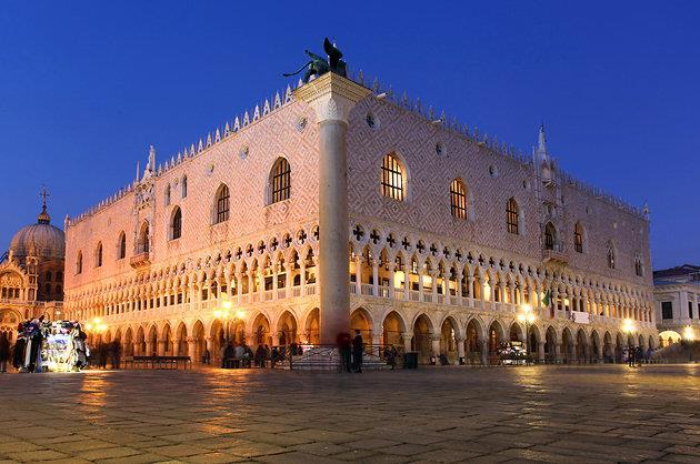 5 THE SECRETS OF THE DOGE S PALACE 4 Let the secrets of the Doge s Palace be revealed as you penetrate this emblematic building, in behind-the-scenes places where only a few people are allowed to go