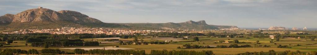 Large district (65 km 2 ) with two main towns: The