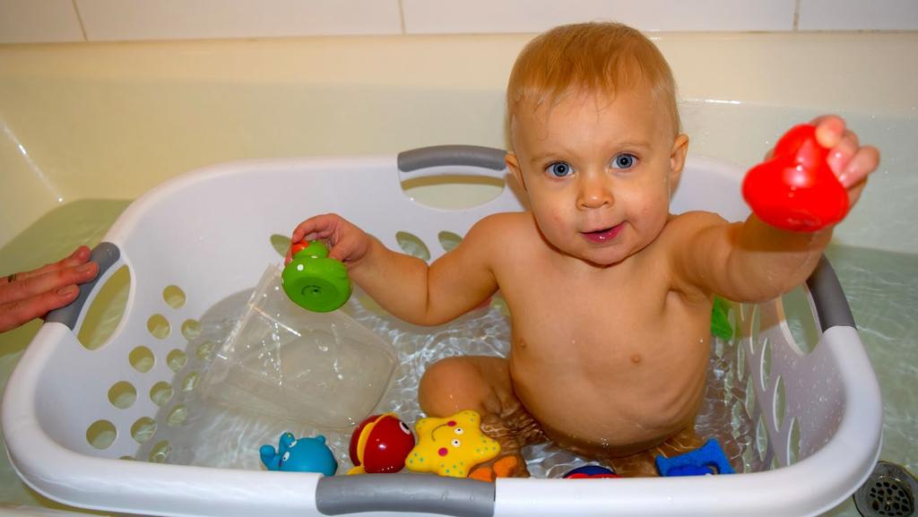 Keep your baby & their toys corralled and safe by bathing