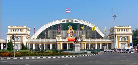BANGKOK HUA LAMPHONG STATION 122 Hua Lamphong is Bangkok s central station and the busiest in Thailand serving 131 trains and approxmately 60,000 passengers on weekdays.