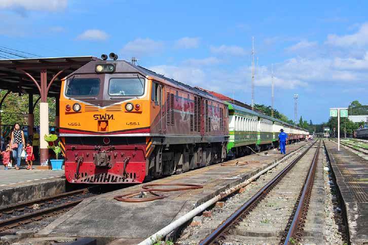 SOUTHERN LINES 64 Local Train No. 447 at Thung Song Junction. (Photographed by Panudet Molen) Km. Location (Population) Notes 7.5 Bang Sue Junction (Bangkok 8,280,925) Junction with the Northern Line.