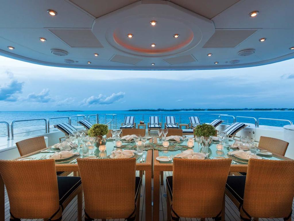 Panoramic Deck Dining The