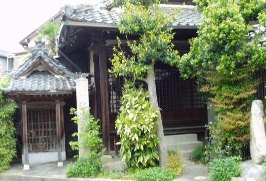 Choyoji Temple The image of Juichi-Kanzeonbosatsu which is said to have been sculptured by