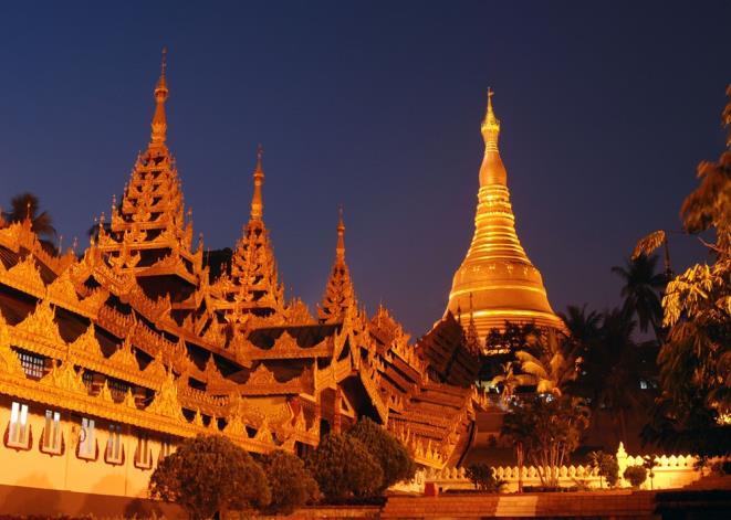 Shwedagon pagoda shines